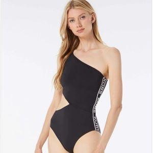 Kors One Piece